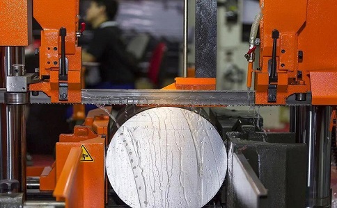 崇仁立式金属带锯床切削出现跑带故障解决方法! 崇仁立式金属带锯床切削出现跑带故障解决方法!